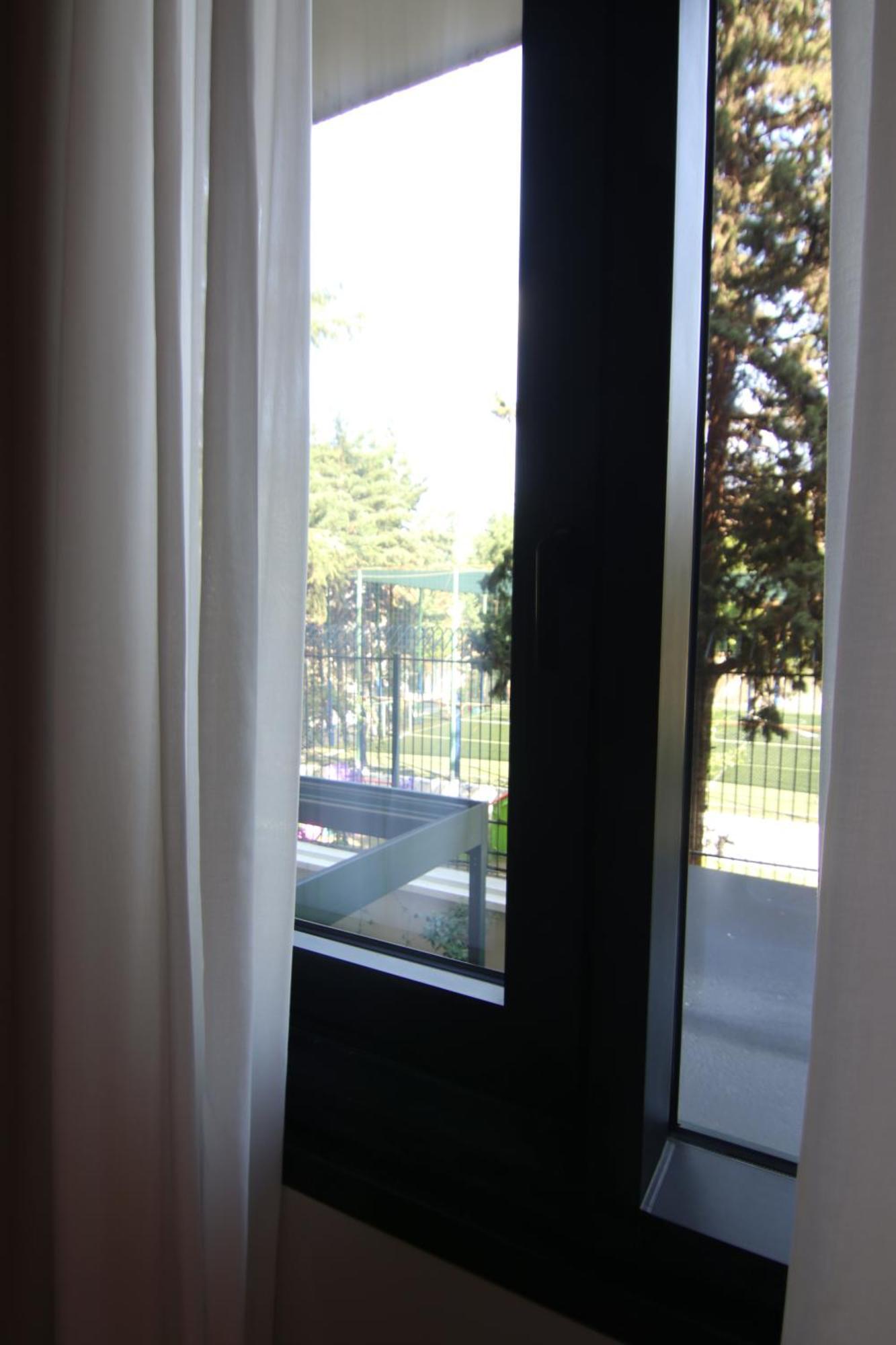 Boutique Adelar * Tiranë